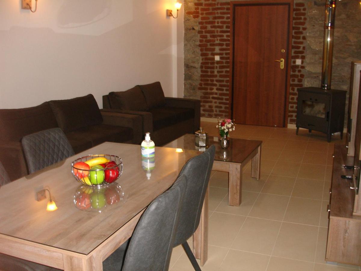Love Holiday Suite 1 Tris Elies Екстериор снимка