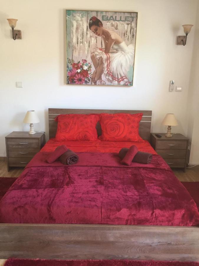 Love Holiday Suite 1 Tris Elies Екстериор снимка