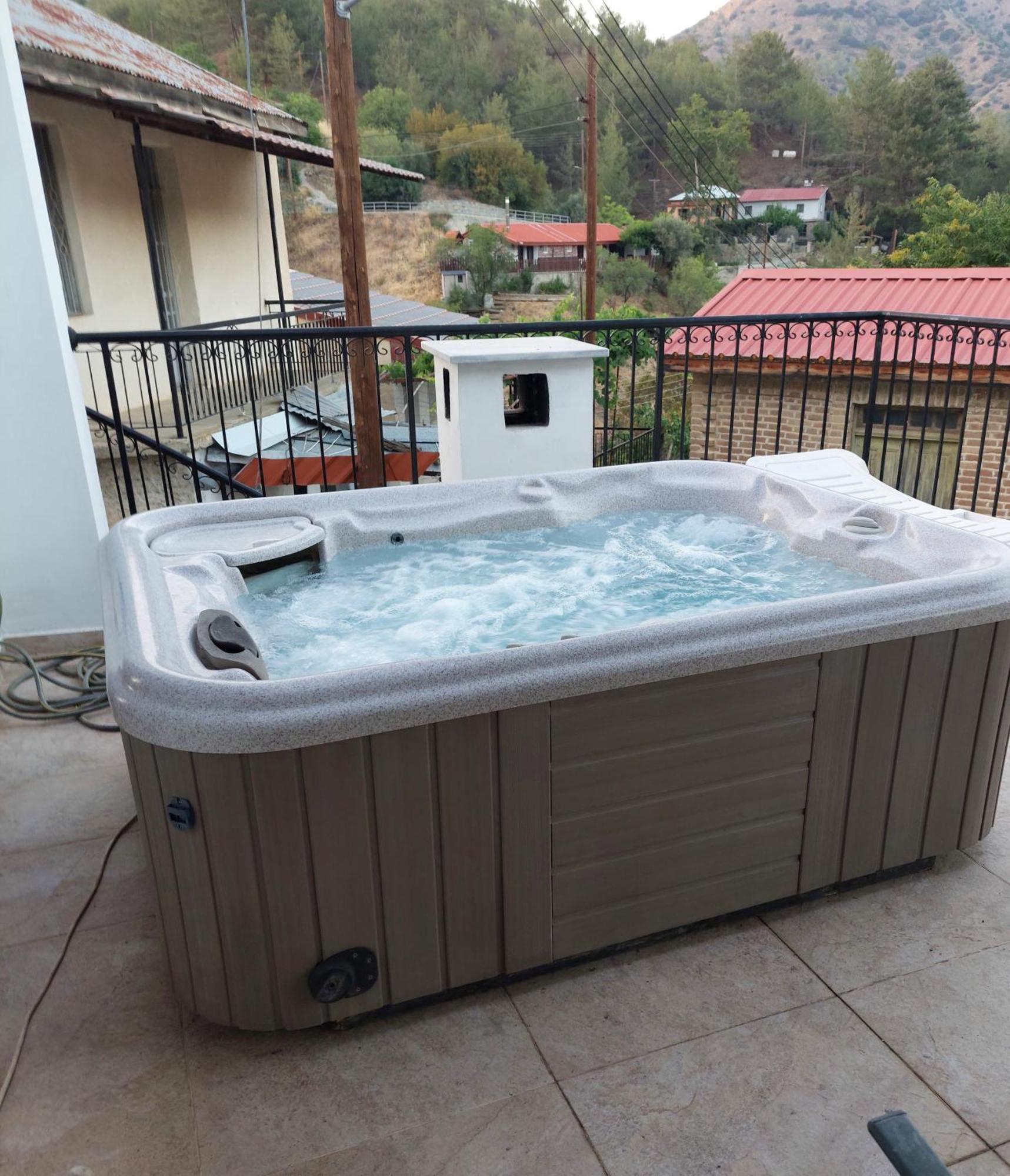 Love Holiday Suite 1 Tris Elies Екстериор снимка